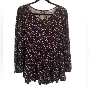 American Eagle Women’s Daisy Print Cute Top Cut Out Back Size M